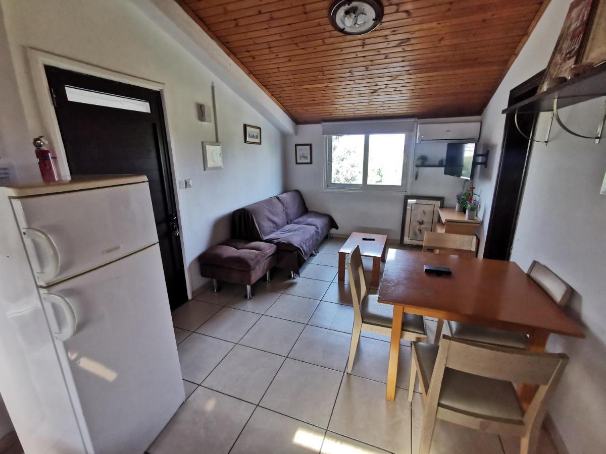 Strovolos Rooms Studios Nicosia Eksteriør billede