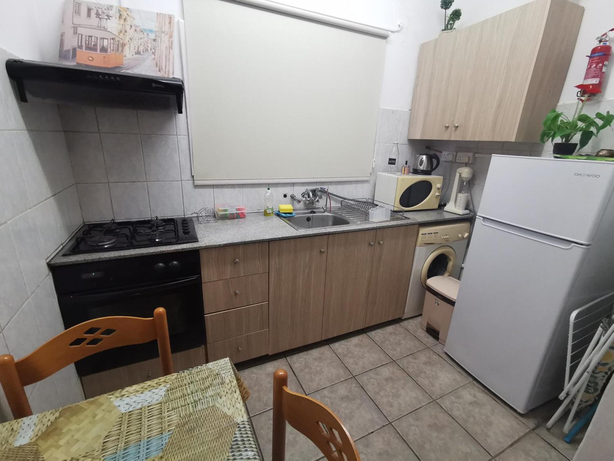 Strovolos Rooms Studios Nicosia Værelse billede