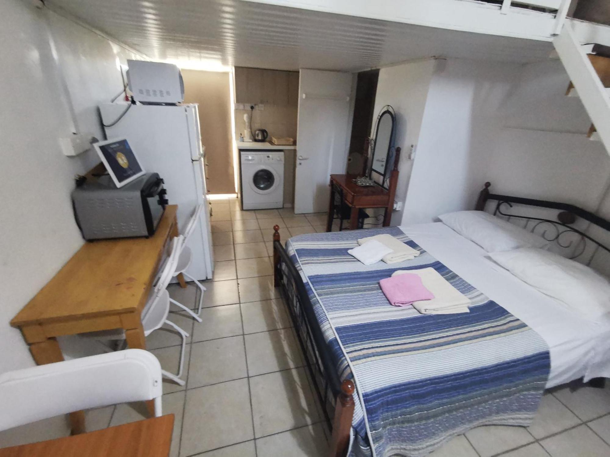 Strovolos Rooms Studios Nicosia Værelse billede