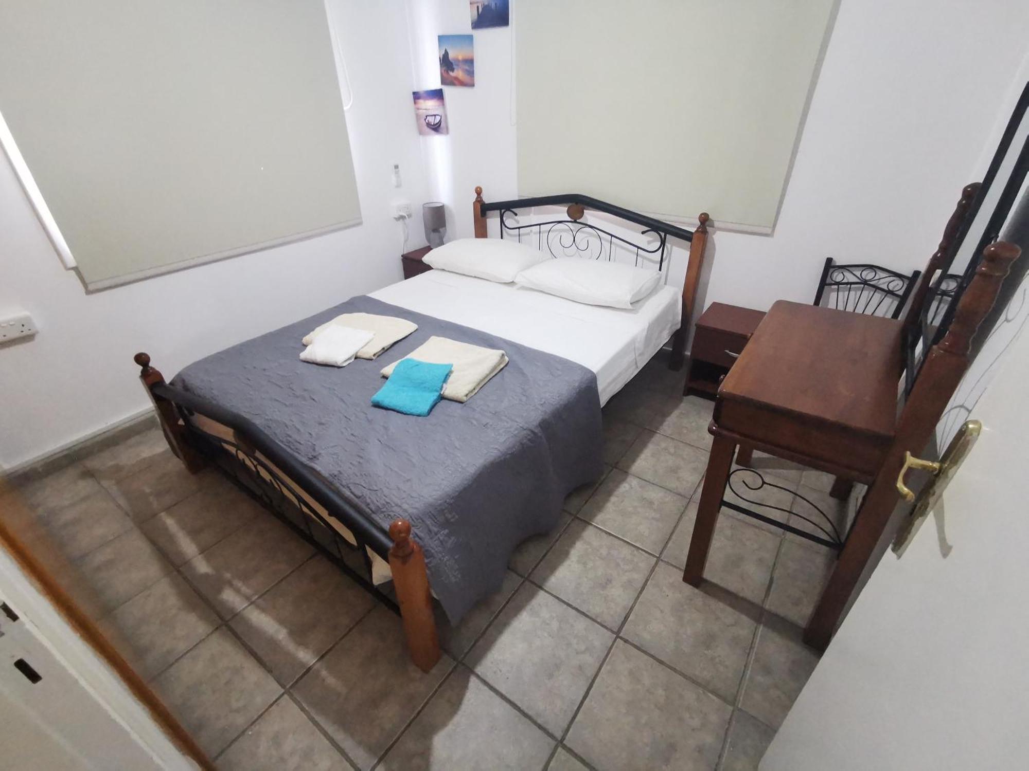 Strovolos Rooms Studios Nicosia Værelse billede