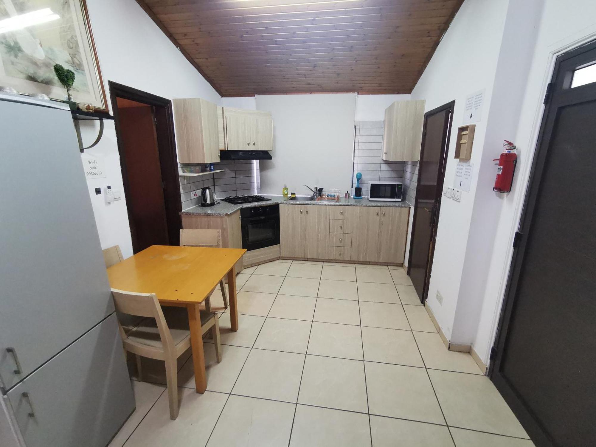 Strovolos Rooms Studios Nicosia Værelse billede
